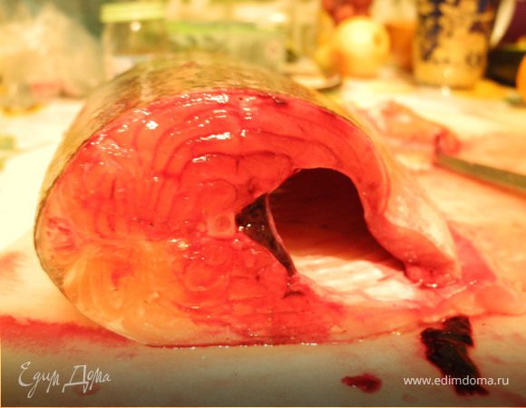 Раскатать готовое слоеное тесто(можно обычное, можно дрожжевое)разделить на 2 части. 