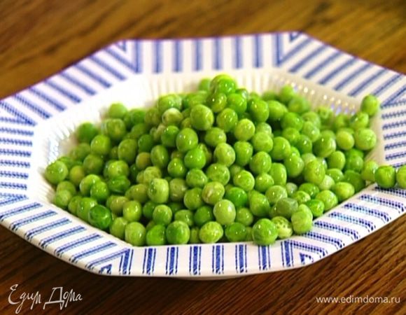 Зеленый горошек разморозить.