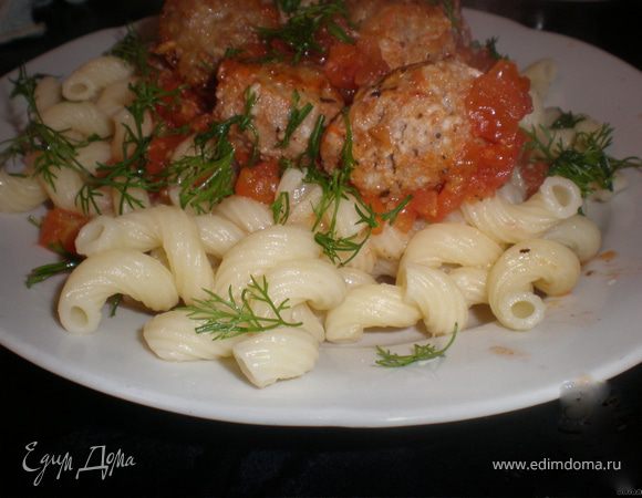 Подавать с любым гарниром.В частности, подают такие тефтели со спагетти или же гречкой!!
Приятного аппетита!!!!