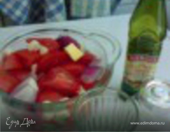 Овощи  почистить,помыть,порезать на 4 части.переложить в форму для микроволновки добавить воду, масло специи.Форму поставить в микроволновку на мак.уровень на 10 мин.