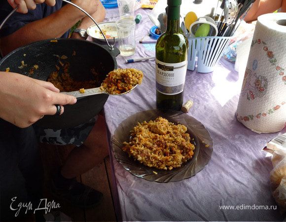 Дать настояться в течении 15 минут,посыпать зеленью петрушки и кинзы,и приступать к трапезе.