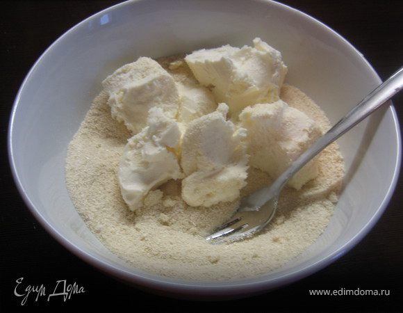 Возьмите миску,  высыпьте пол пачки любой детской смеси ( каша Нестле 4 злака с 6 месяцев ) какое вам больше по вкусу и по возрасту подходит ))). Добавьте упаковку мороженого( классический  брикет  пломбира например)