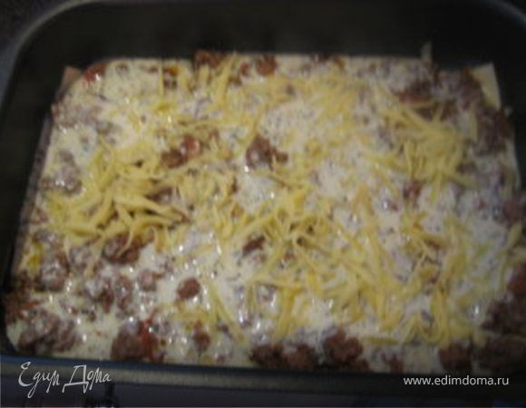 Верхний слой листов лазаньи полить соусом "Бешамель" 