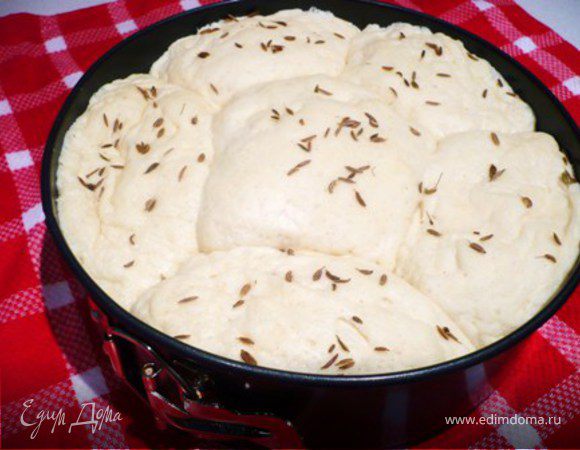 Выпекать в разогретой до 225 С духовке 20-25 минут. Остудить около 30-40 минут.
