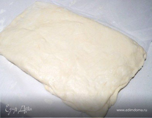 Накрыть ету часть остальной 2/3-ей теста и защепить  края – 2 боковушки и нижний край.
