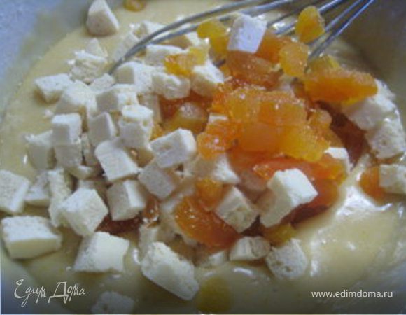 Добавить в тесто курагу и шоколад.