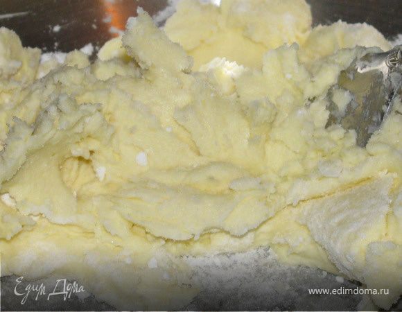 50г сахарной пудры растереть с маслом