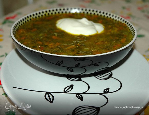 Оставшийся шпинат залить кипятком на несколько минут, слить воду и добавить в суп за 5 минут до готовности.
Шпинатный суп заправить сметаной (соевой в пост) и посыпать молотым черным перцем.

ПРИЯТНОГО АППЕТИТА!