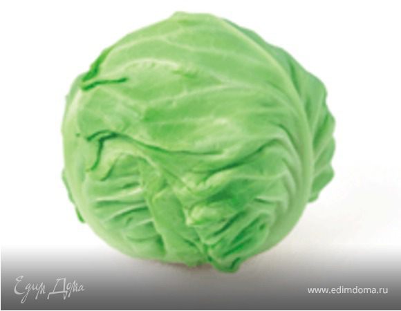 Капустная начинка. Сушеные белые грибы выложить в емкость, залить кипятком и оставить под крышкой на 30 минут. Морковь очистить и натереть на терке. Капусту нашинковать соломкой. Капусту и морковь тушить на растительном масле 20-30 минут. За 10 минут до готовности добавить мелко нарезанные, предварительно замоченные сушеные белые грибы. Дать немного остыть и выложить на тесто.