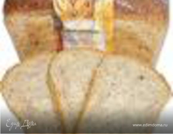 Хлеб поджарить в тостере. Каждый кусок намазать сливочным сыром.