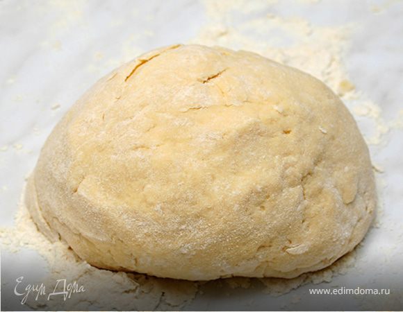 Все это замесить в хорошенький колобок и поставить на 30-40 минут в холодильник.
