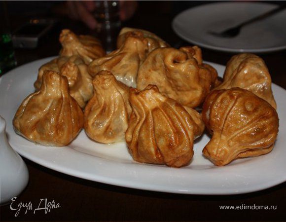 p.s. В фарш по желанию можно добавить зелень (киндза, петрушка). Холодные хинкали можно обжарить в топлёном масле.