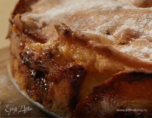 Печь чуть больше часа до готовности (проверять спичкой). Присыпать сахарной пудрой.
