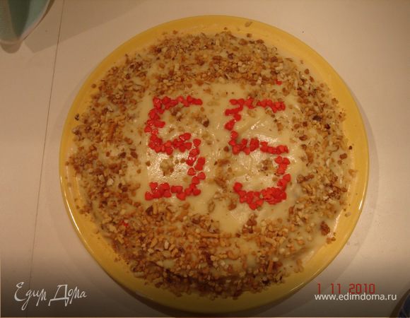 Достать, смазать кремом и посыпать крошкой. Оставить на ночь в хол-ке пропитаться