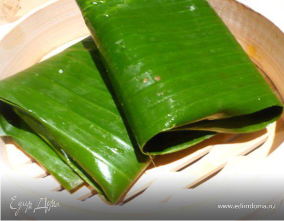 РЫБА:
Рыбу сбрызнуть  соком лайма и рыбным соусом. Я не солю, так как соль есть в соусе. Завернуть в фольгу или бабановые 
листья. Варить на пару или в духовке до готовности. 
Подавать рыбу, положив сверху пасту самбал, посыпав зеленым луком и с дольками лайма.
