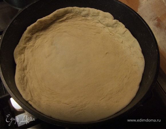 Выкладываем на сковороду.