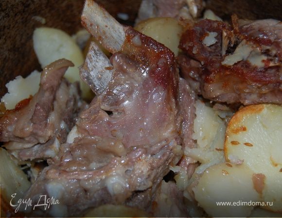 Через час, а лучше даже через полтора часа, перемешиваем содержимое нашего казана, делаем огонь сильнее и доводим до готовности минут 20-30. Все! Приятного аппетита!
Кстати, тут тоже есть место для творчества, я люблю добавить в это блюдо нотки розмарина! Получается уже не очень по-узбекски, но оооочень вкусно!
