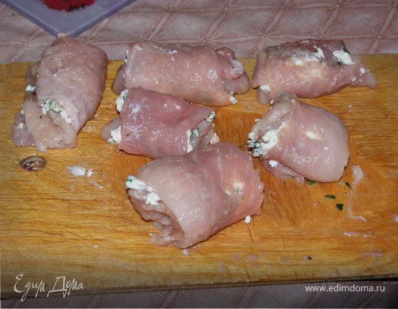 завернуть начинку в отбивную