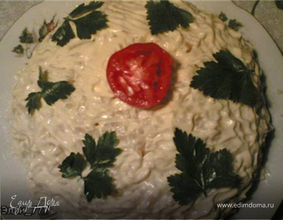 5-й груша. Сверху смазать майонезом и украсить зеленью