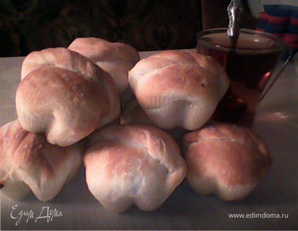 Поставить в теплое место до увеличения в объеме. После этого разложить тесто в формочки, дать постоять минут 15. Выпекать 25 минут при t180.