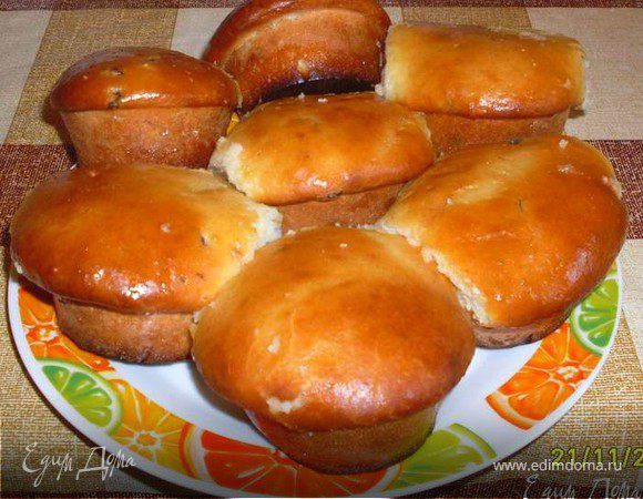 Печь 20мин. при 170-175С.Ром.бабы увеличатся в размере в 2 раза.Вынимаем и горячими обливаем сиропом.Даем полностью остыть.