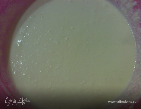 Готовим начинку:
Взбить творог,яйца,сахар,сметану до образования однородной массы.