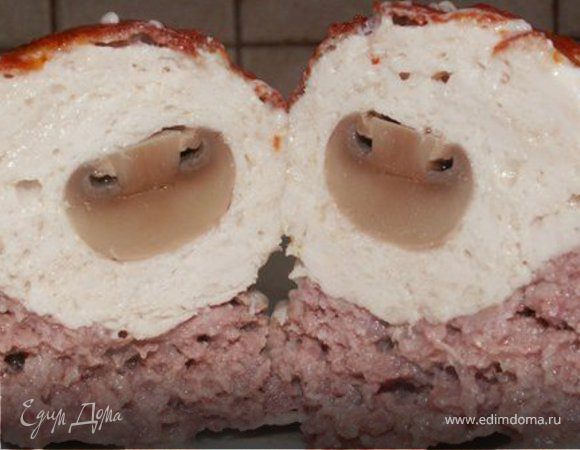 Запекать в духовке 45-50 минут при температуре 190 градусов.
Если сыр зарумянится раньше, накрыть форму фольгой.

