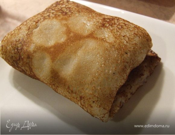 С начинкой:
фарш обжарить с луком и завернуть в блинчик