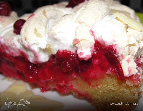 Пирог вынимаем из формы охлажденным, иначе развалится