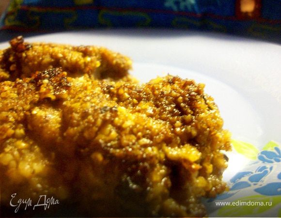 Свинина получается очень нежная с ароматом сыра и орехов. Приятного аппетита!