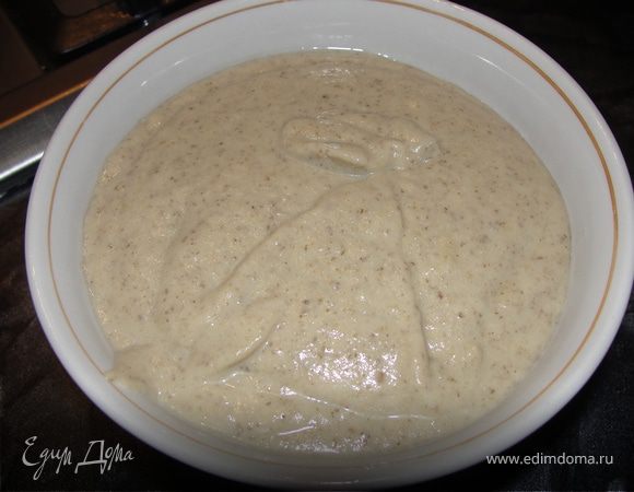 Поставить на огонь, но не кипятить.(Если разогреваете, то тоже не кипятите). Посыпьте зеленью.