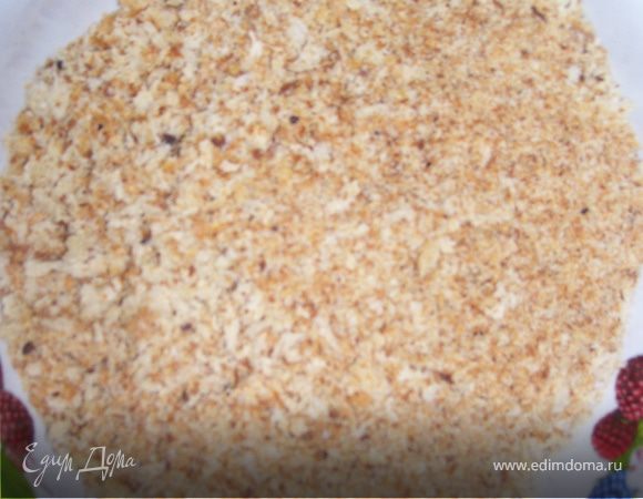 Сухари измельчить на блендере, просеять.