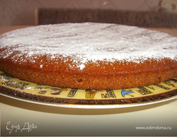 Духовку прогреть на 190 градусов. Форму смазать раст. маслом. Выпекать 35-45 минут. Можно присыпать сахарной пудрой.