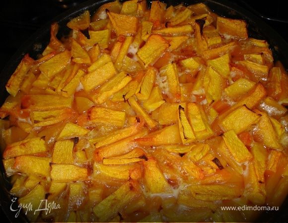 Печь тыкву до румяного цвета. У меня уходит 45-60мин. Готовой тыкве дать остыть.