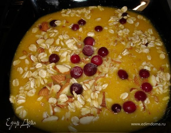 В принципе-суп готов. Из него получились варианты: с жареным беконом и зелёным луком; с пармезаном, фисташками, маслинами и зеленью; креветками, соевым соусом, чили и лаймом; клюквой, пророщеной пшеницей, овсяными хлопьями и миндалём. А из задуманных-голубой сыр, копчёный лосоь, жареные грибы, овощи, яйцо-пашот