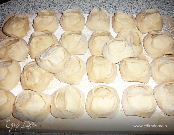 сделать манты из вышеперечисленных ингредиентов.