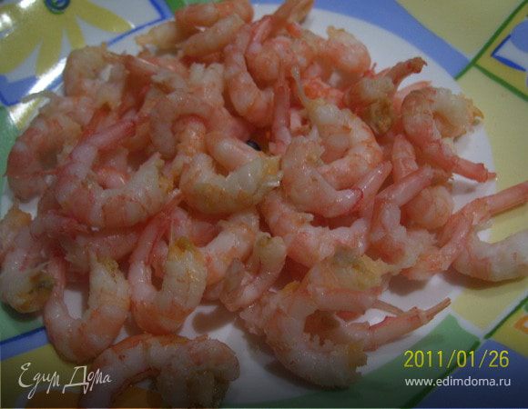 Креветки очищаем, добавляем в готовый суп.