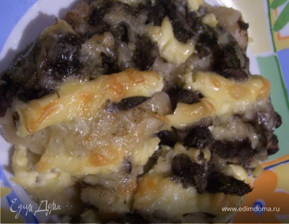 Блюдо получается необыкновенно вкусным, имеет ярко. Запах копченого шпика придает ему необыкновенной пикантности. Самое время для подобных сытных блюд - зима!!!