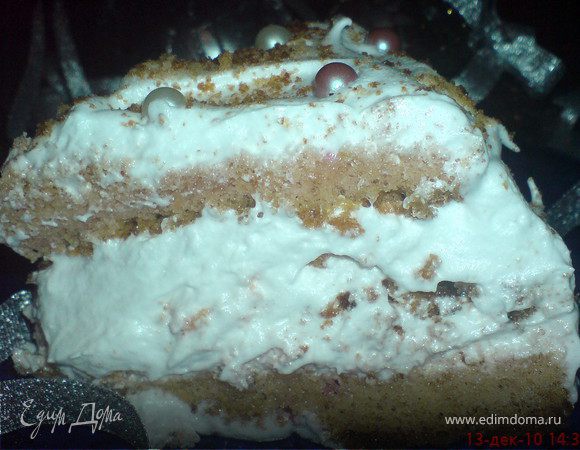 Мой торт предназначался для "худеющих"дамочек и он действительно очень лёгкий,даже по весу.