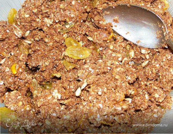 Соединить сухие и мокрые продукты.Перемешать до однородности.