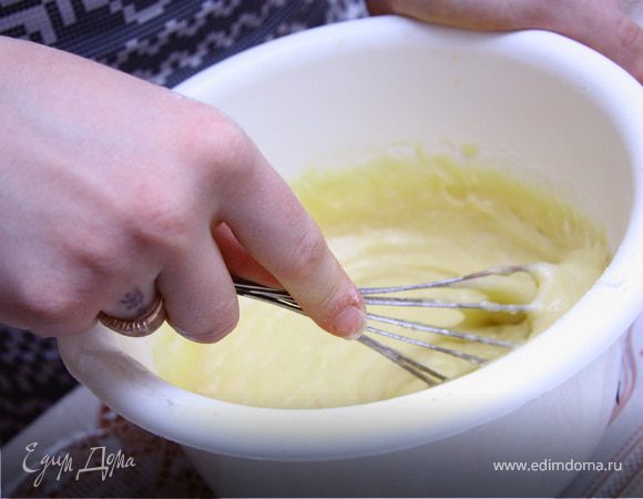 Добавить разрыхлитель и перемешать.