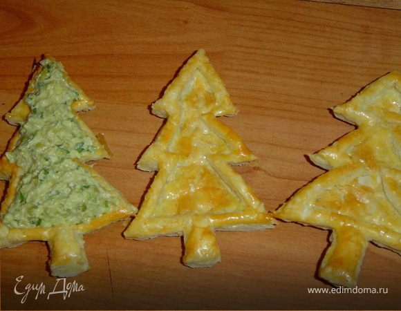 Готовым кремом наполняем "елочки".