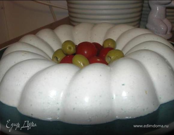 Приготовить желатин как написано в инструкции на пакете ( в 1/2 ст воды или молока)
Добавляем готовый желатин к другим компонентам и взбиваем в блендере до получения однородной массы
