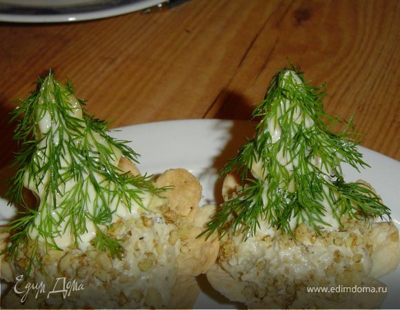 а затем в укропе. Размещаем их на тарталетках.