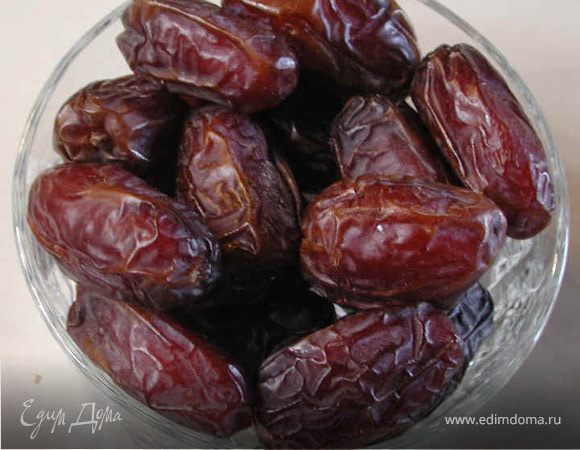 Начинка:
чернослив предварительно замочить в кипятке.Воду слить.Чернослив с сахаром, соком лимона  и сливочным маслом взбить в блендере до однородной массы. 