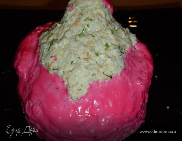 Этим майонезом смазываем "тельце" Санты, колпачок и щечки.