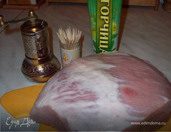 Свинину нарезать тонкими пластика, если говядина - слегка отбить. 