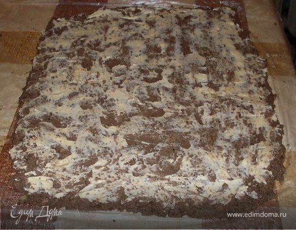 Ножом мажем слой масла (которое полежало при комнатной температуре)