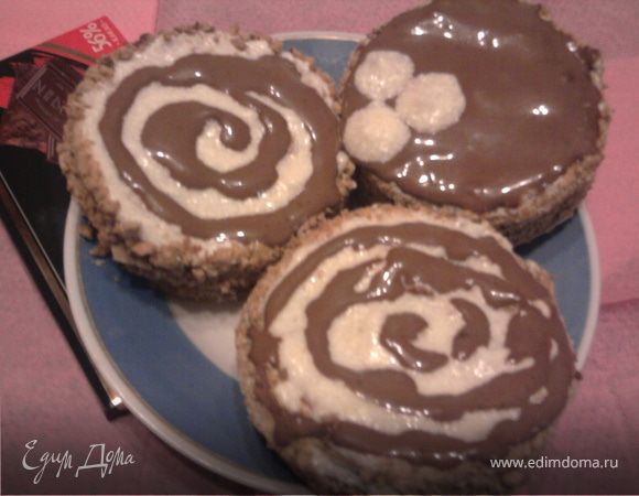 Украшать по своему усмотрению.