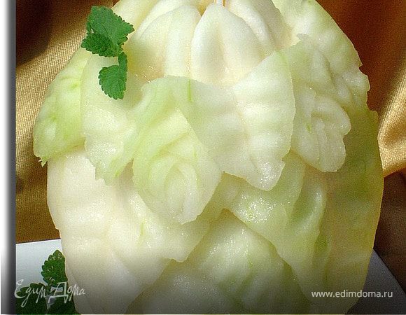 Сосуд накрываем крышкой,вставляем трубочку